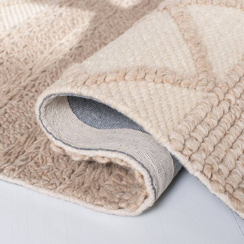 SAFAVIEH Handmade Natura Walfrieda Wool Rug