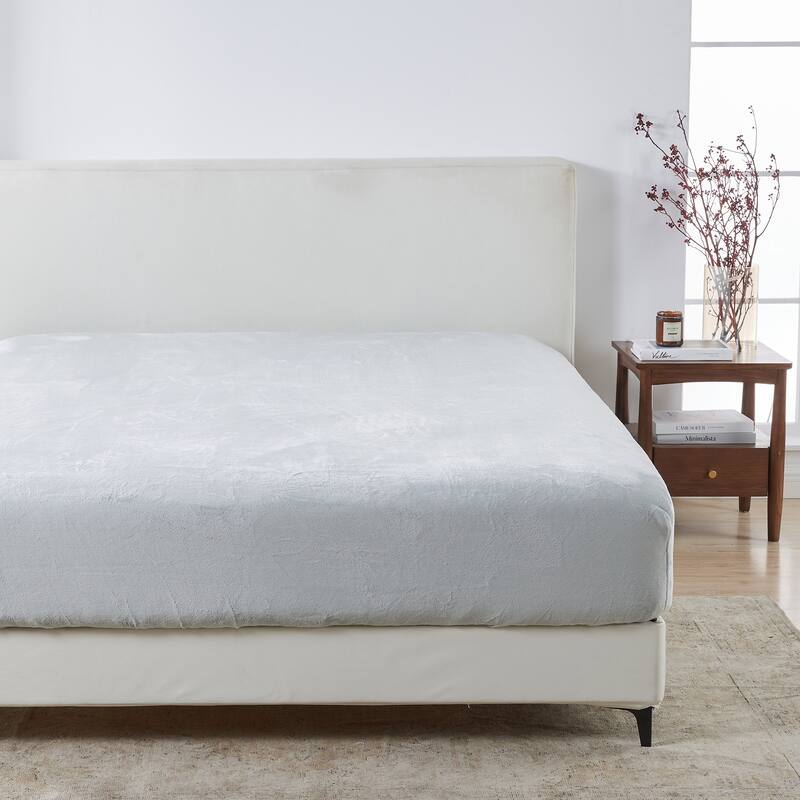 Linery & Co. Soft & Plush Velvet Single Fitted Sheet - Light Grey - California King
