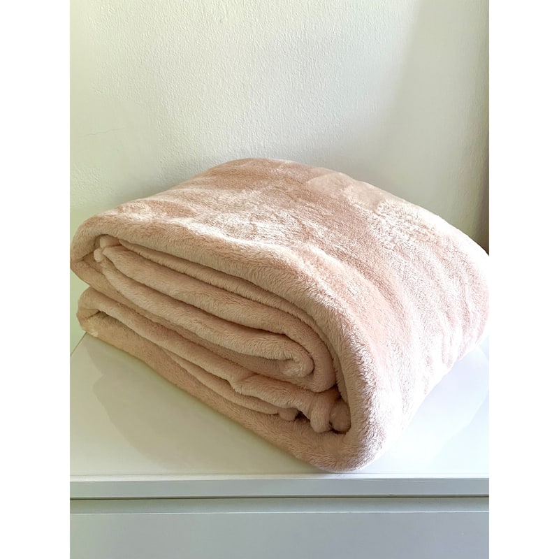 Laurel & Mayfair Softest Plush Blanket, Light Pink