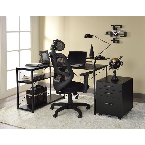 Tiered corner store desk