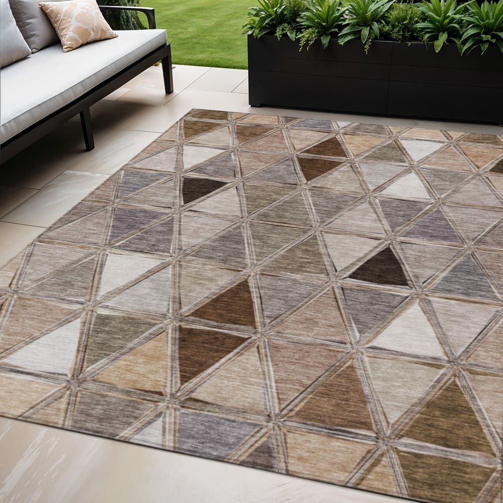 HomeRoots Geometric Transitional Rectangle Outdoor Rug