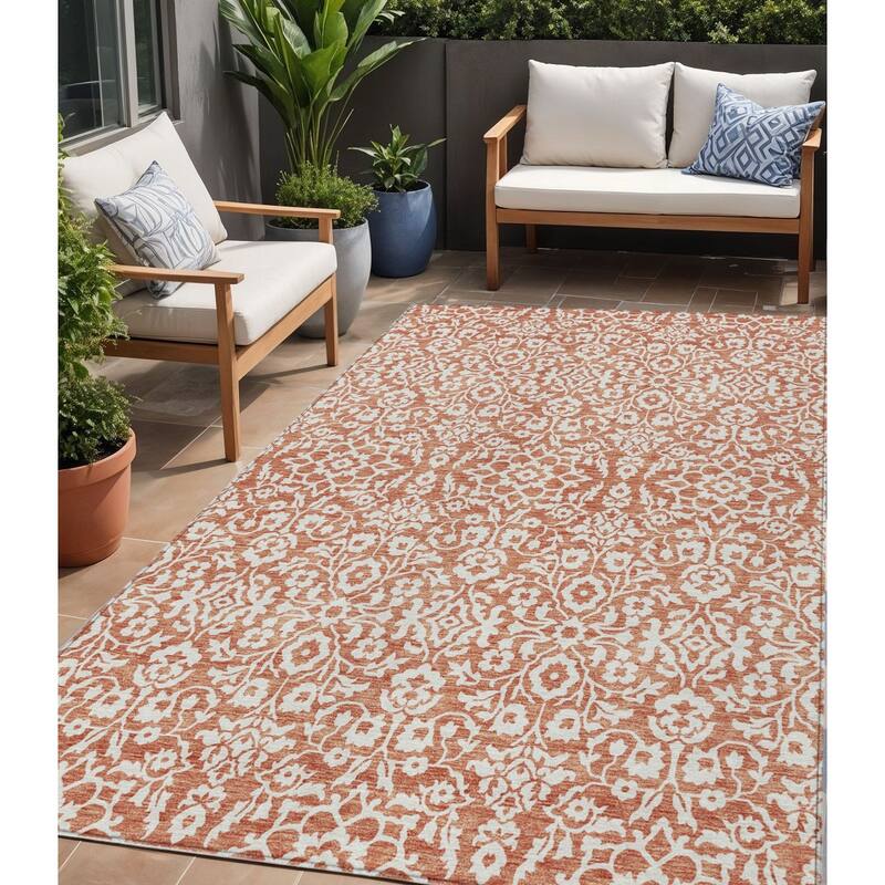 HomeRoots Damask Traditional Rectangle Outdoor Rug - 5' X 8'