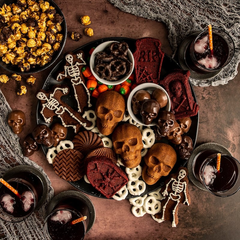 Nordic Ware Haunted Skull Cakelet Pan