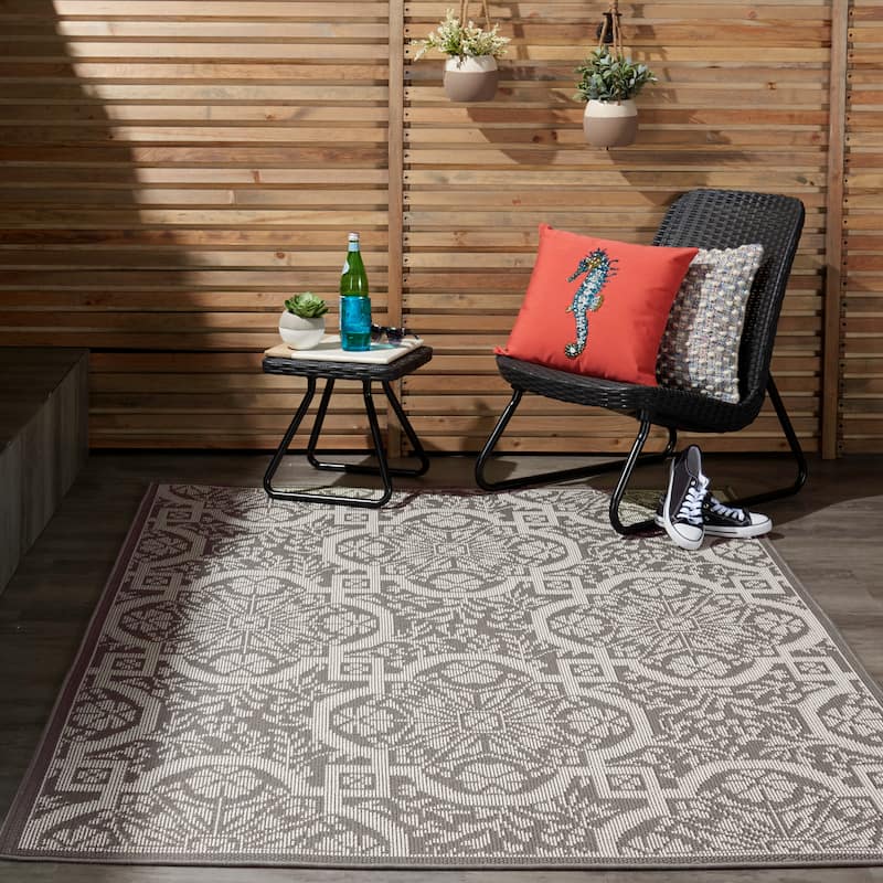 Porch & Den Godwin Medallion Indoor/Outdoor Area Rug