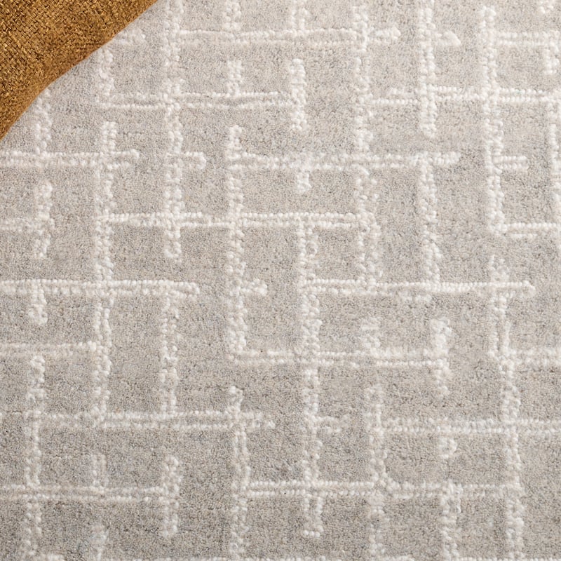 SAFAVIEH Handmade Ebony Karitas Wool Rug