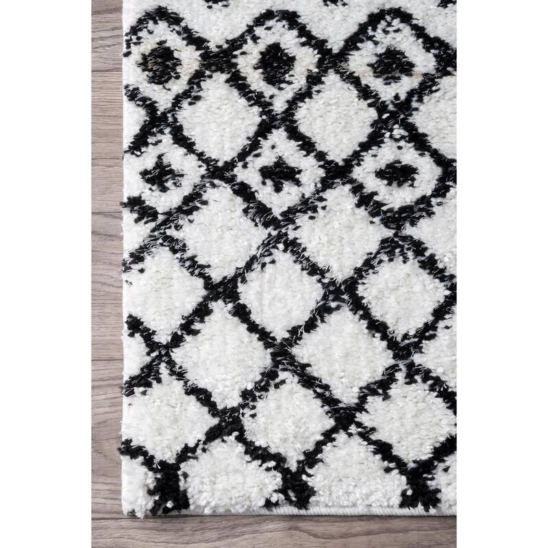 Nuloom Beige Geometric Moroccan Trellis Shag Rug