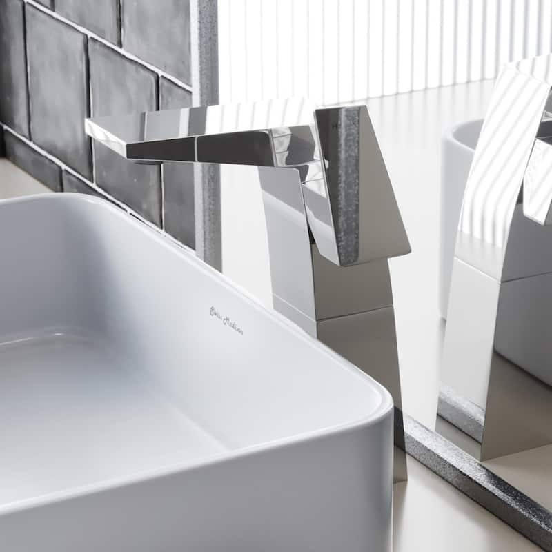 Carré 9 Single Handle Bathroom Faucet