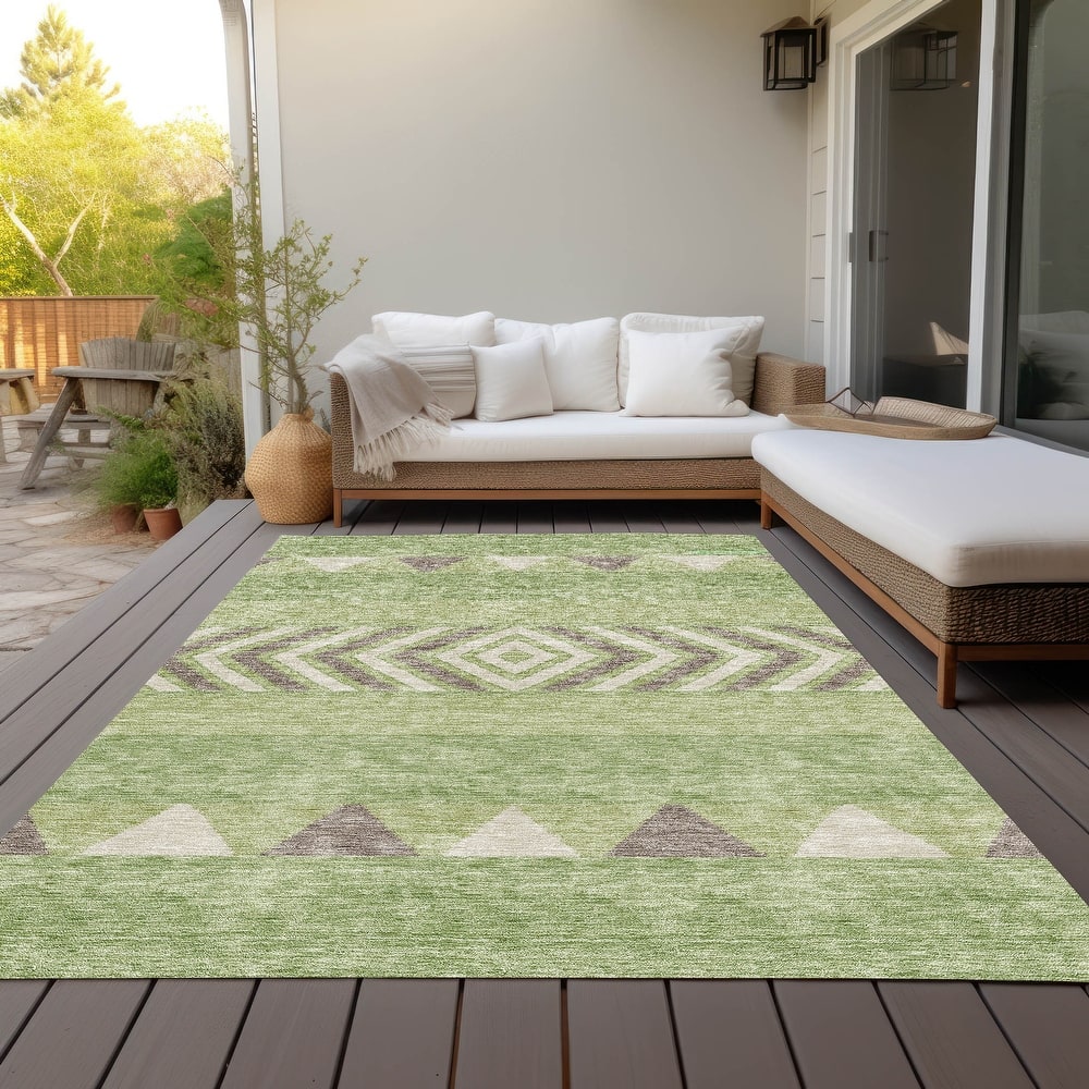 Machine Washable Indoor/ Outdoor Global Boho Chantille Rug