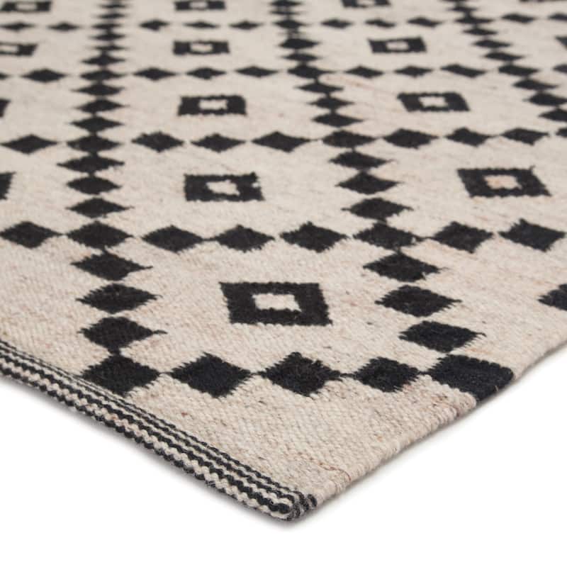 Folke Handmade Geometric Black/ White Area Rug