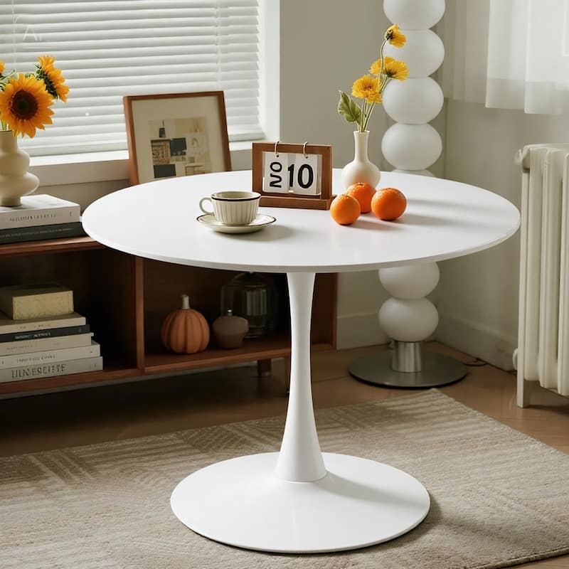 White Round Dining Table, Equipped with an elegant tulip-shaped metal base and a 31.5-inch medium-density fiberboard tabletop - White
