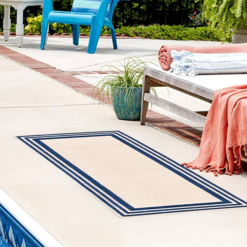 Outdoor Denver Collection Area Rug