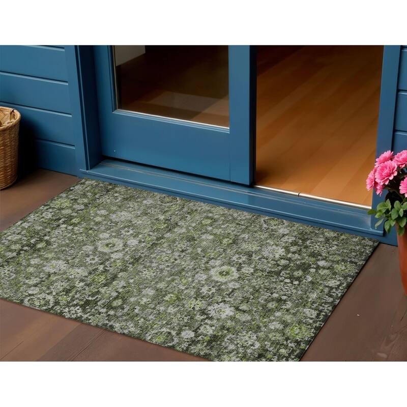 HomeRoots Oriental Traditional Rectangle Outdoor Rug - 3' x 5'