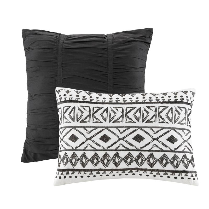 Intelligent Design Cora 7 Piece Reversible Cotton Quilt Set with Euro Shams and Thrwo Pillows