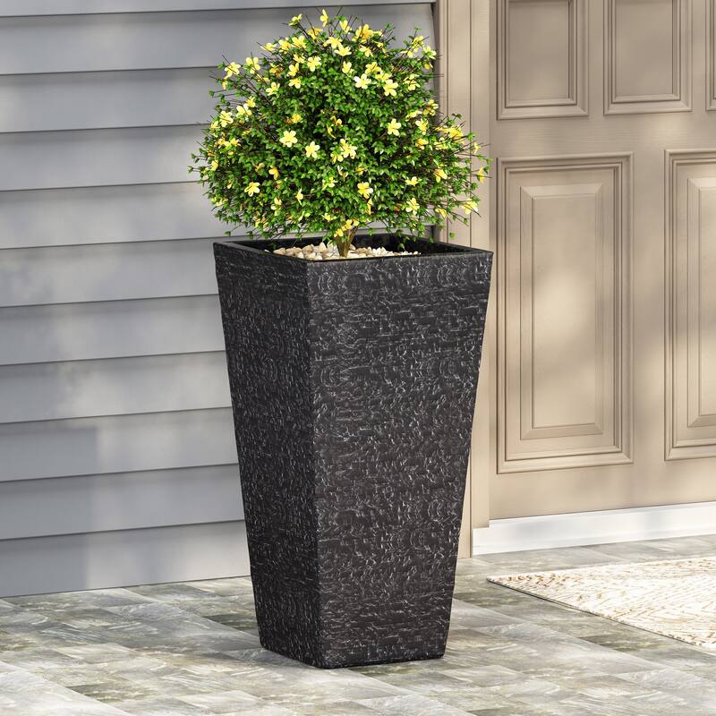 Flower pot，PLANTER，This garden urn planter allows for variation in height in your garden area