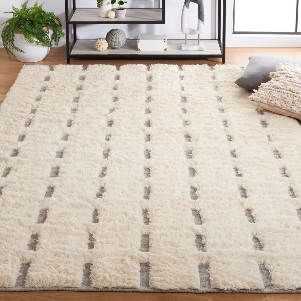 SAFAVIEH Handmade Casablanca Shag Arnela Wool Rug