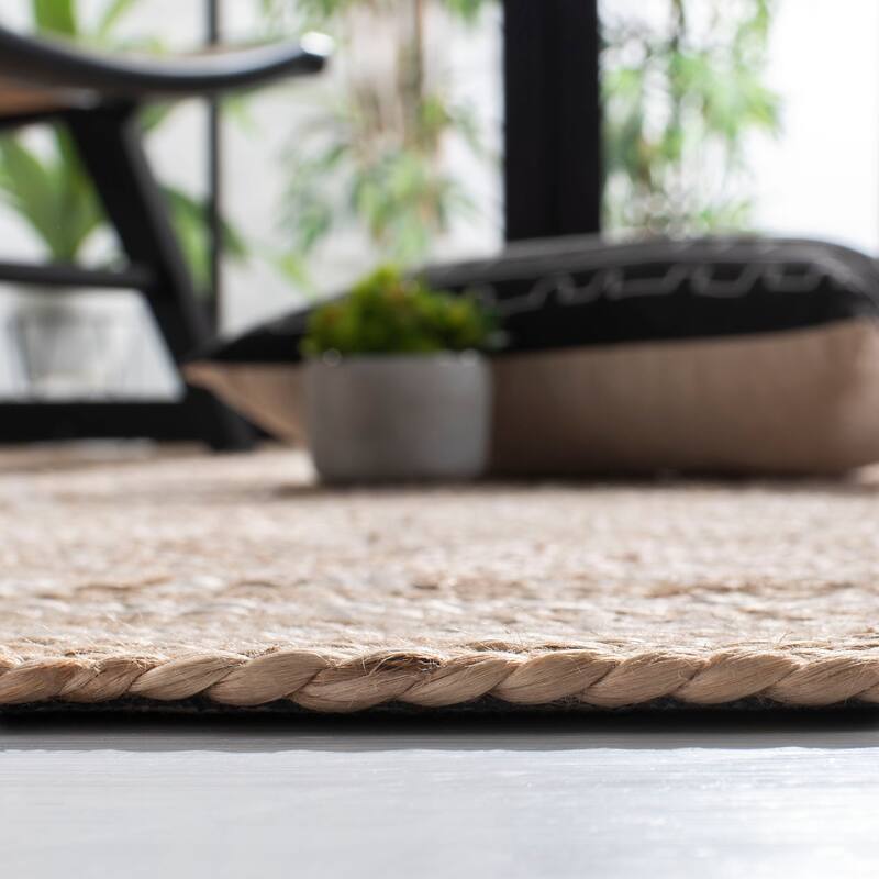 SAFAVIEH Natural Fiber Vonnie Jute Rug