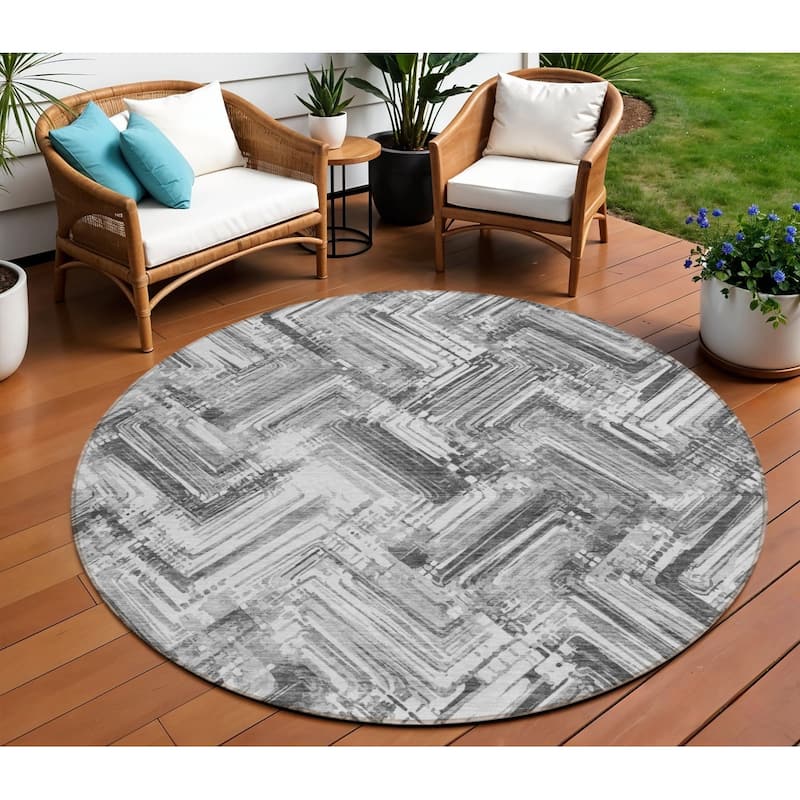 HomeRoots Geometric Transitional Rectangle Outdoor Rug - 8' Round