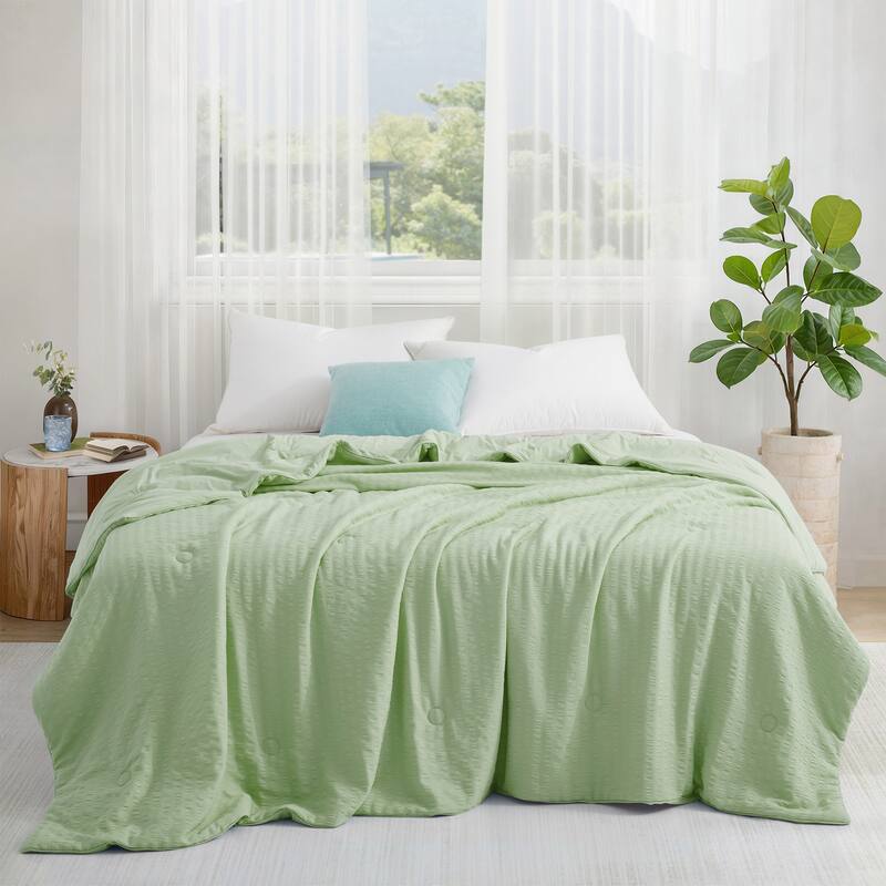 Lightweight Cooling Reversible Bed Blanket, Breathable Seersucker Comforter for Hot Sleepers
