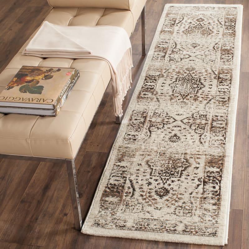 SAFAVIEH Evoke Bev Distressed Vintage Boho Rug