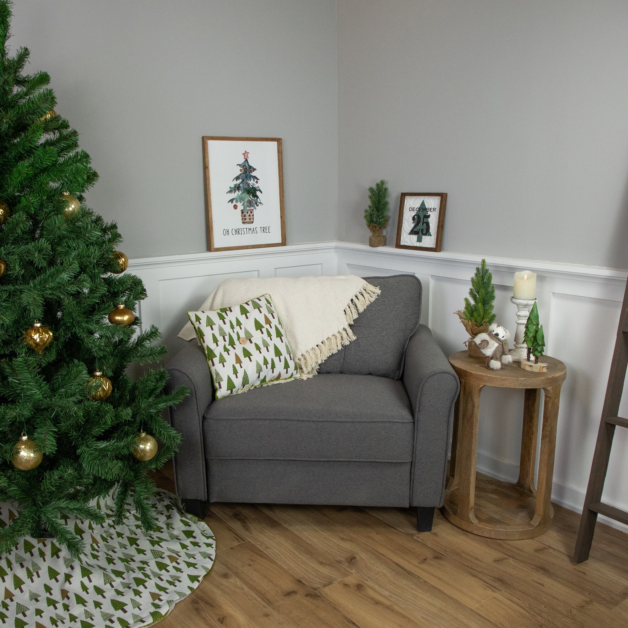 48" Cream White and Green Forest Christmas Tree Skirt