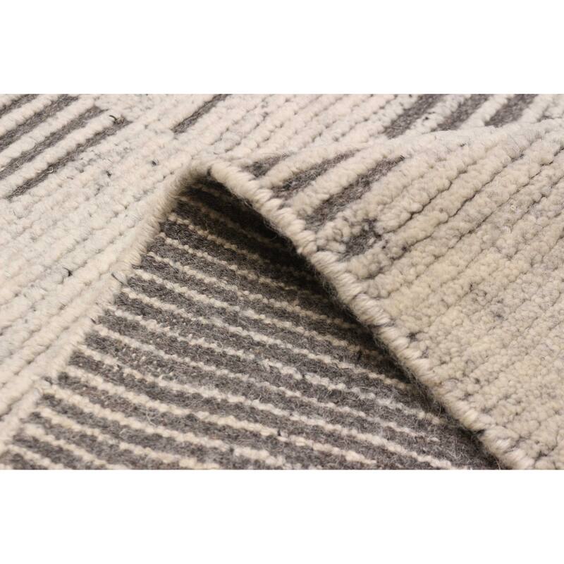 ECARPETGALLERY Hand-knotted Tangier Light Grey Wool Rug - 5'2 x 7'11