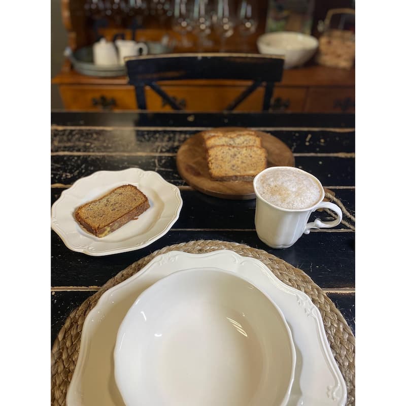 Red Vanilla Country Estate 16Pc Set with Coupe Bowls