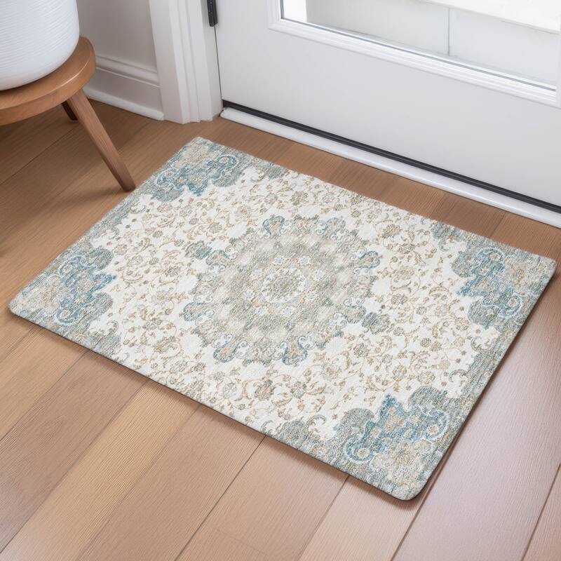 Machine Washable Indoor/ Outdoor Traditional Awaka Chantille Rug