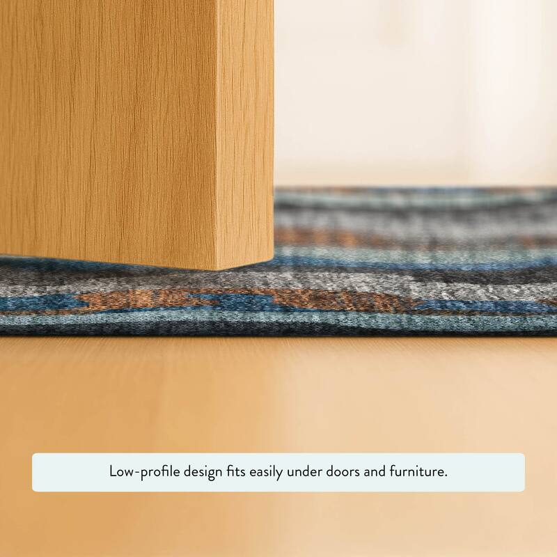 Machine Washable Indoor/ Outdoor Modern Mason Chantille Rug