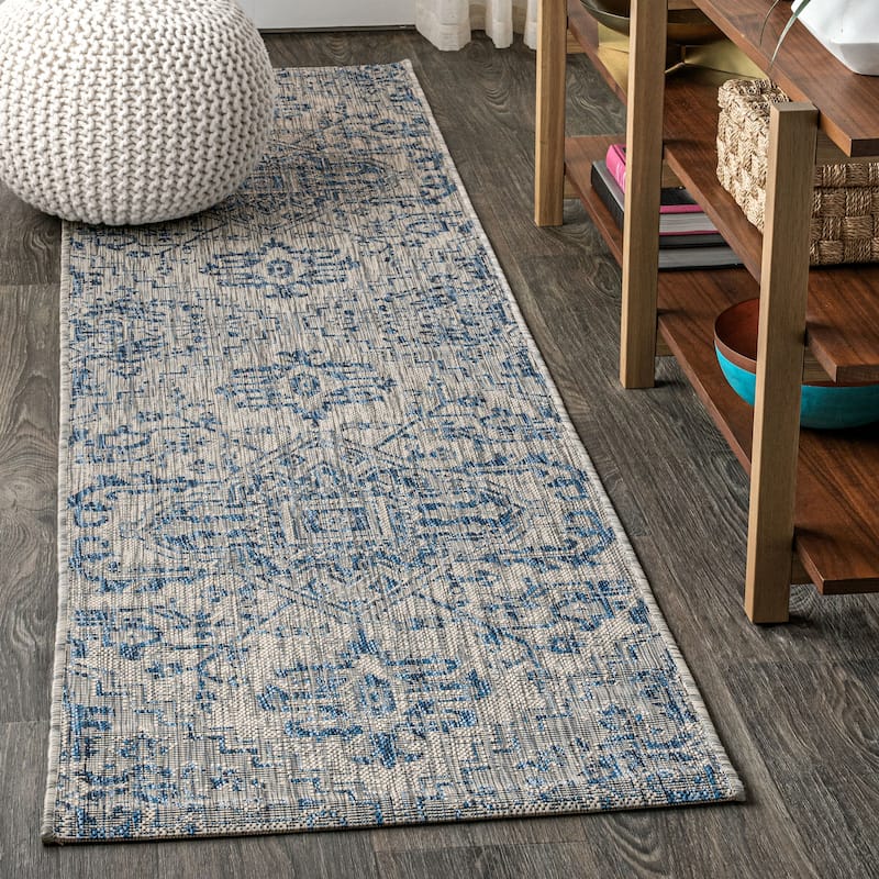 JONATHAN Y Charleston Medallion Indoor/Outdoor Area Rug - 2 X 10 - Navy/Gray