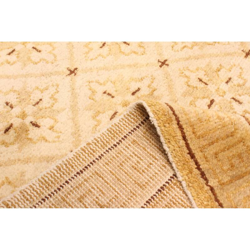 ECARPETGALLERY Hand-knotted Aubusson Ivory Wool Rug - 5'9 x 9'0