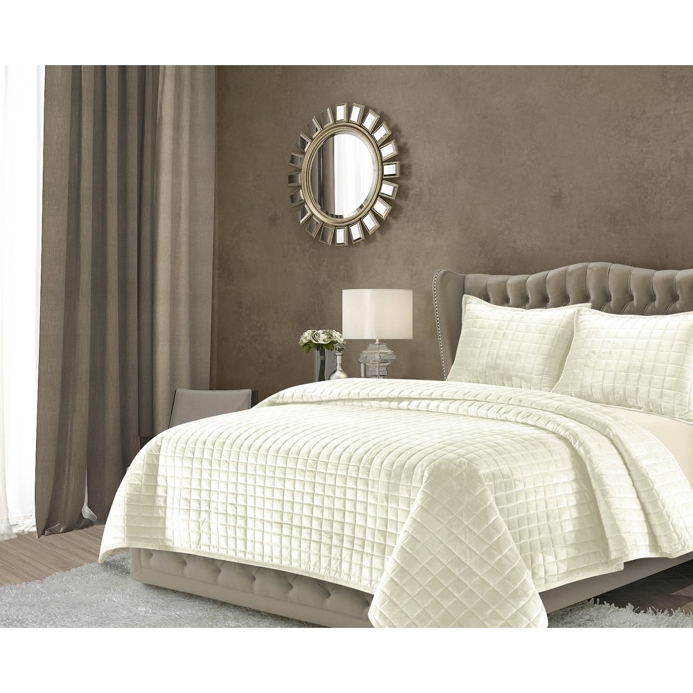 Florence Velvet Oversized Solid Quilt Set