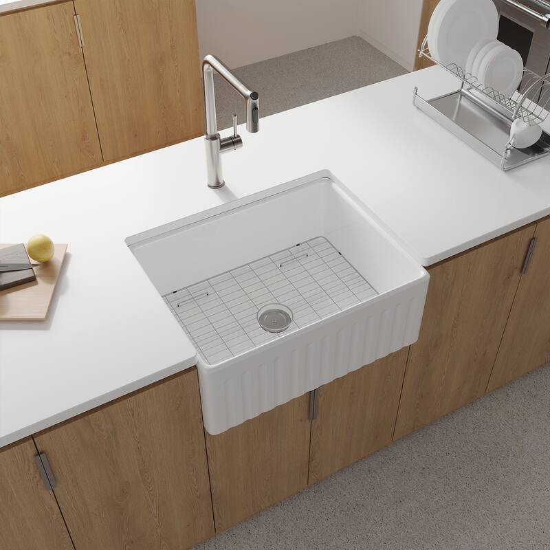 Farmhouse Kitchen Sink with Grid and Strainer