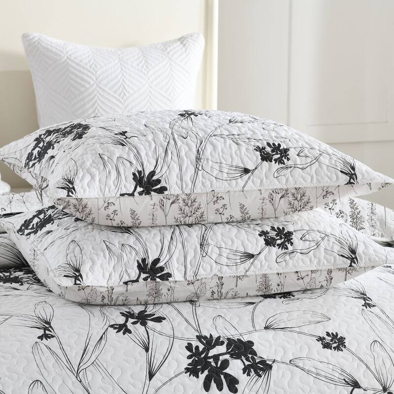3 Pcs Black White Floral Quilt Bedspread Set
