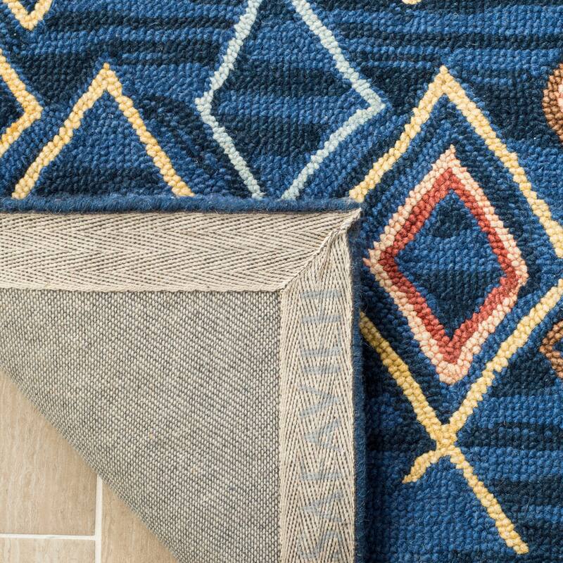 SAFAVIEH Handmade Suzani Dalmazia Boho Tribal Wool Rug