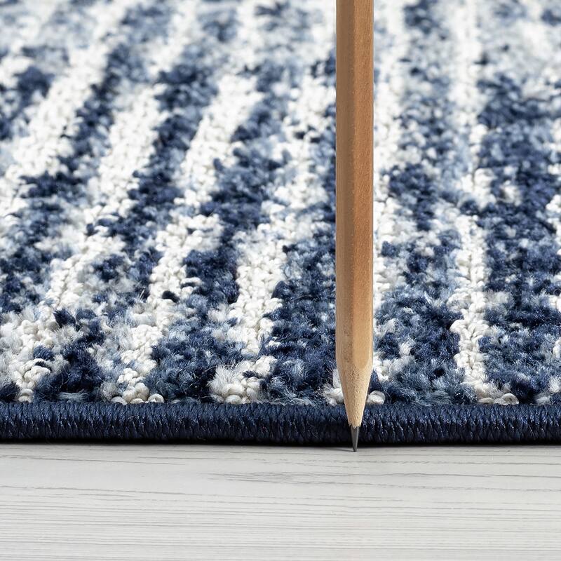 Mayson Modern & Contemporary Abstract Indoor Area Rug