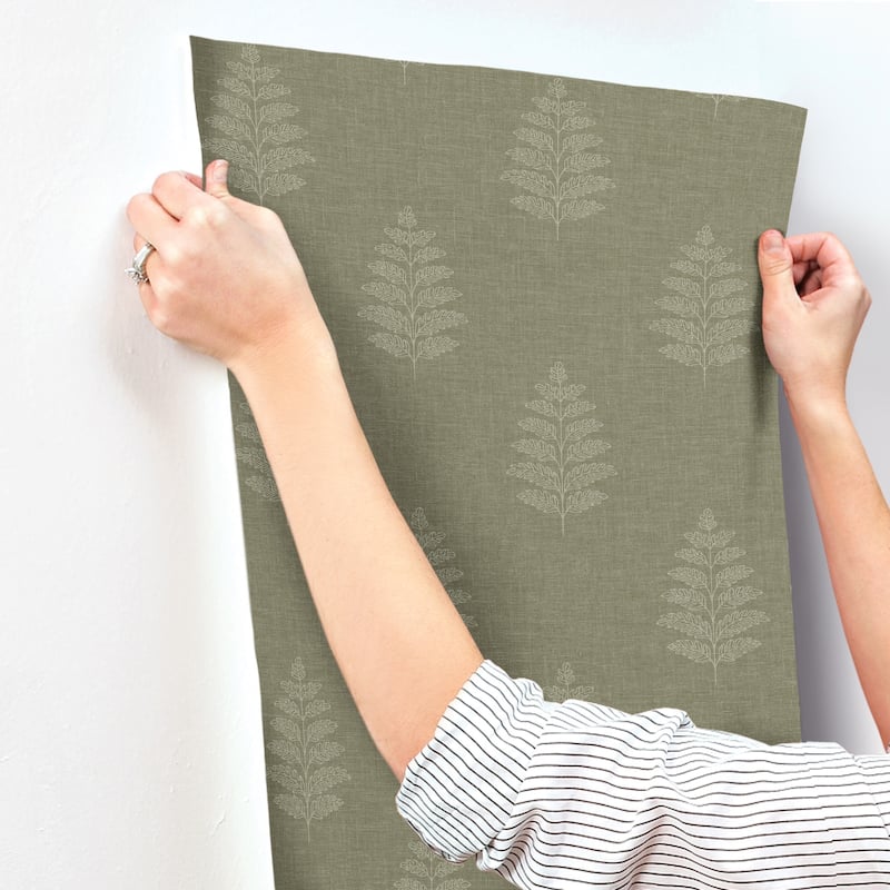 Chesapeake Frond Dark Green Leaf Wallpaper