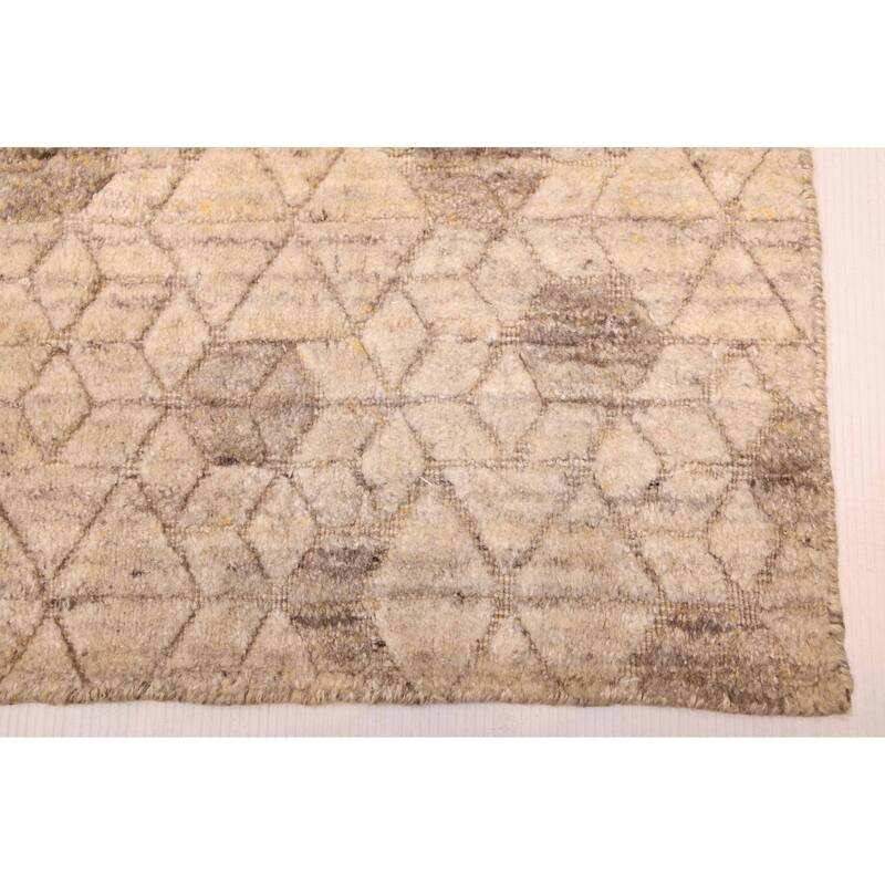 ECARPETGALLERY Hand Loomed Elysian Beige Wool Rug - 7'11 x 10'1