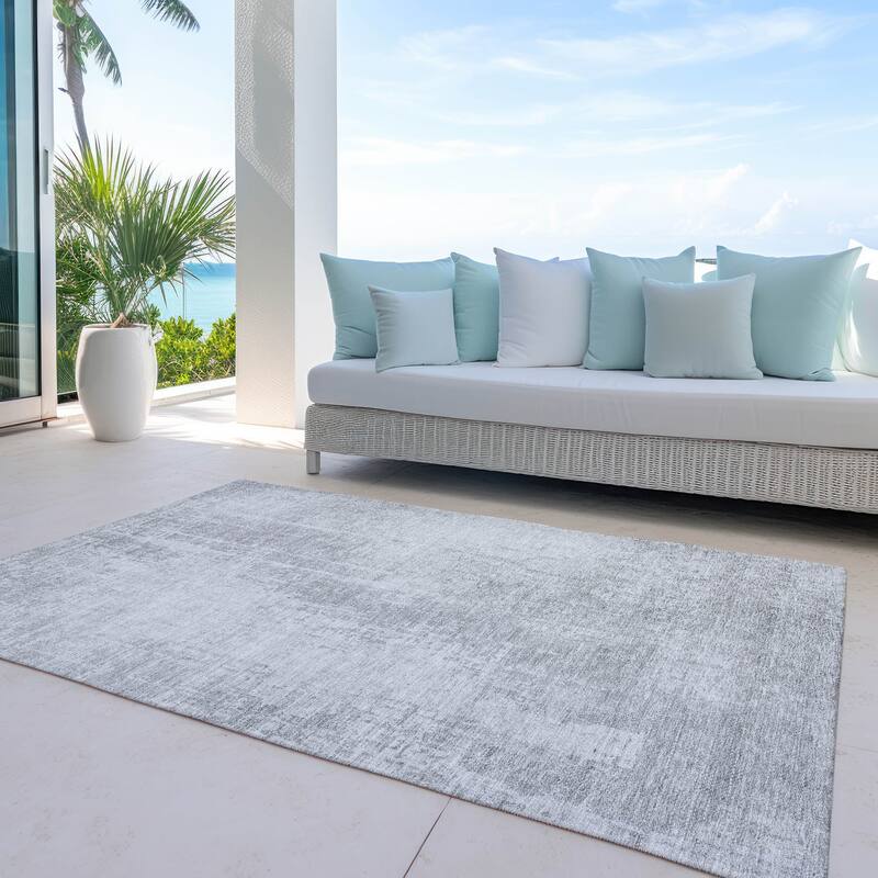 Machine Washable Indoor/ Outdoor Chantille Abstract Ombre Rug - Silver - 10' x 14'