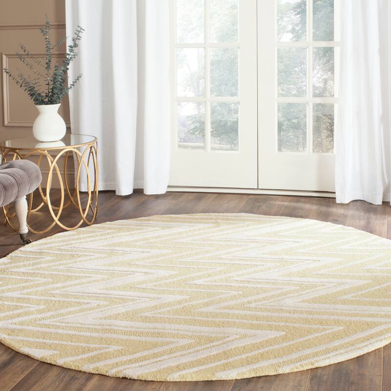 SAFAVIEH Handmade Cambridge Fumiko Modern Moroccan Wool Rug - 6' Round - Light Gold/Ivory