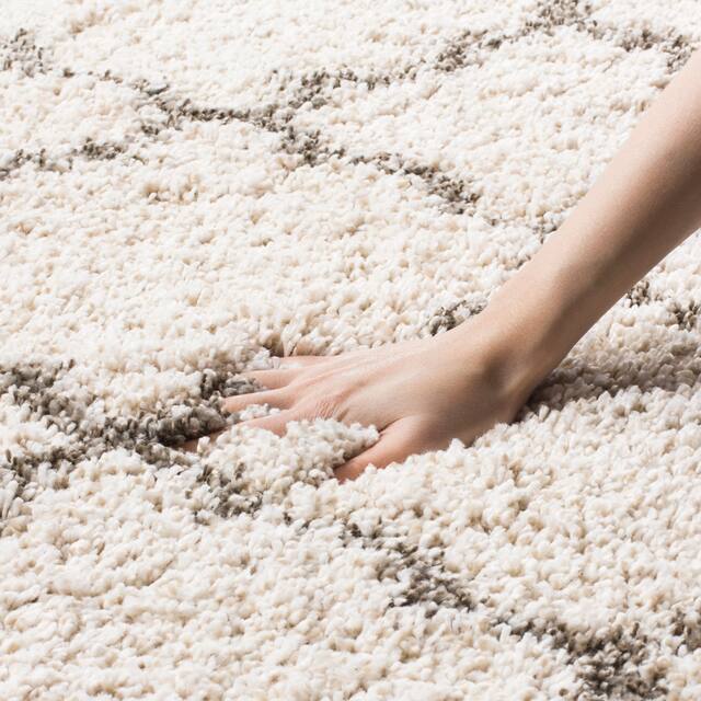 SAFAVIEH Hudson Shag Vitchka Glam Trellis 2-inch Area Rug