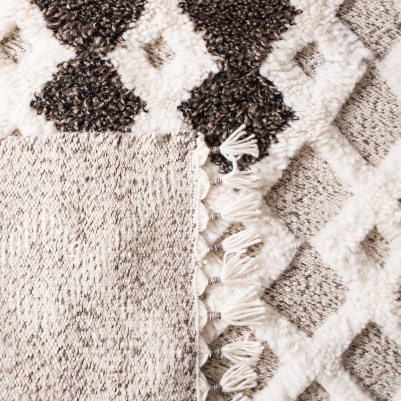 SAFAVIEH Hand-Knotted Casablanca Shag Evelinde Tribal Wool Rug