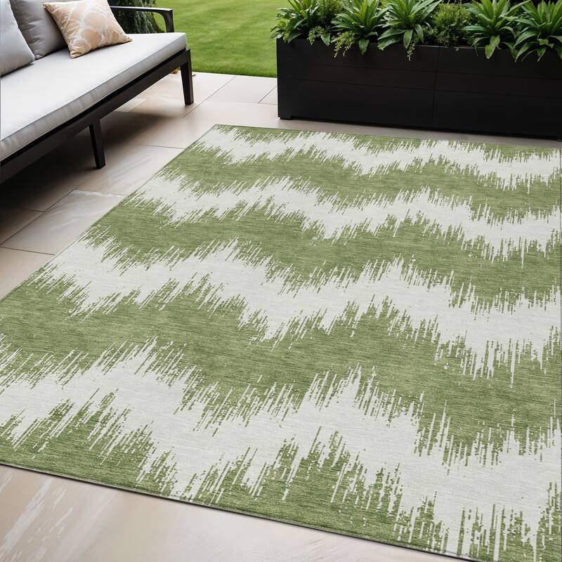 HomeRoots Chevron Transitional Rectangle Outdoor Rug - 5' X 8'