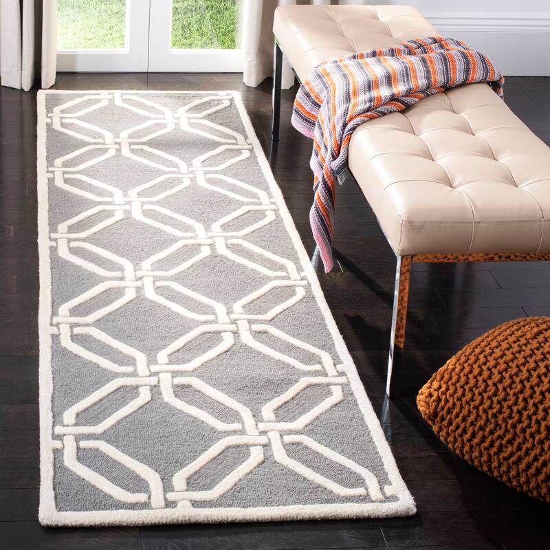 SAFAVIEH Handmade Cambridge Nhung Modern Moroccan Wool Rug