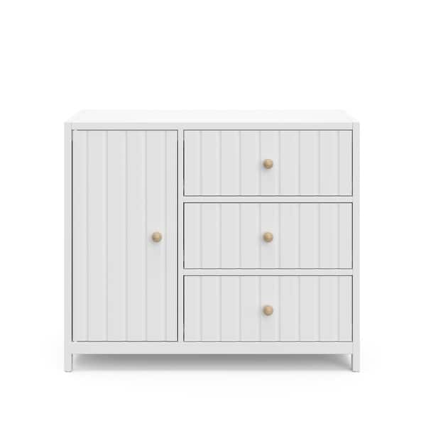 graco dresser Sasha 6 Drawer With both painted knobs and driftwood knobs included Graco Noah 6-Drawer Dresser, Pebble