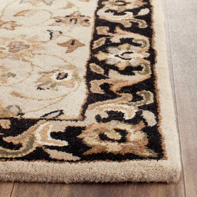 SAFAVIEH Handmade Stratford Ludgera Traditional Oriental Wool Rug
