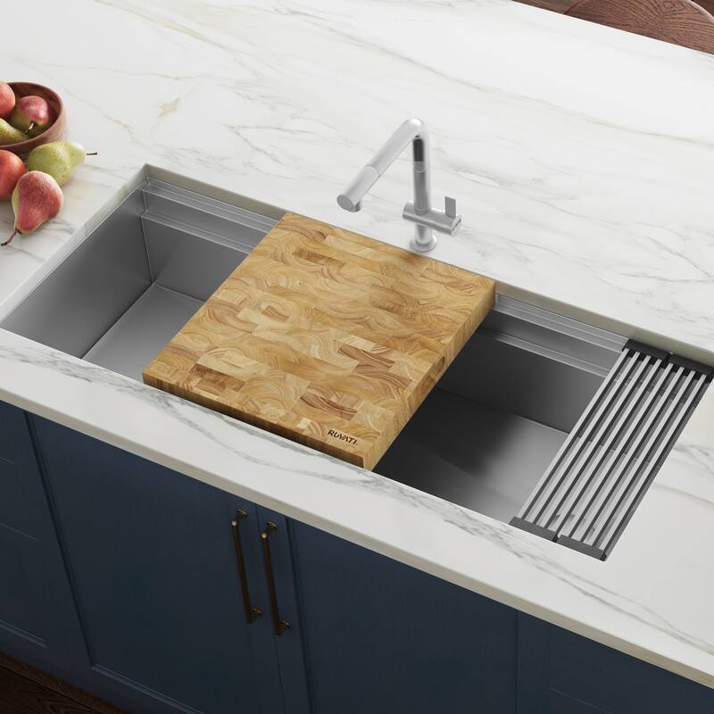 Ruvati 17 in. Grain French Oak Butcher Block Solid Wood Large Cutting Board