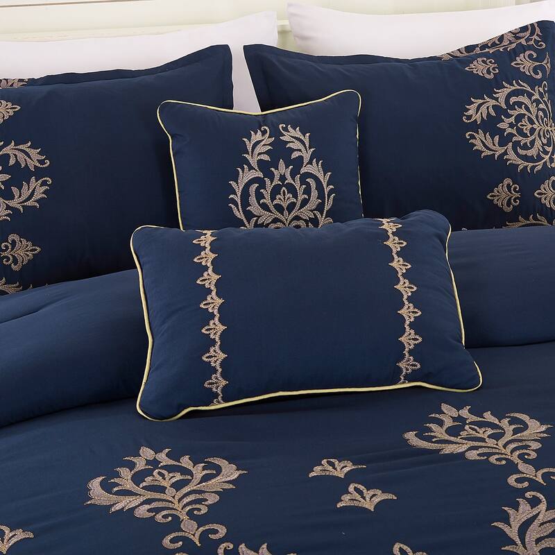 7 Piece Comforter Set Embroidered Design Bed in a Bag