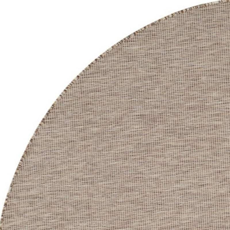HomeRoots Contemporary Round Outdoor Rug - 8' Round