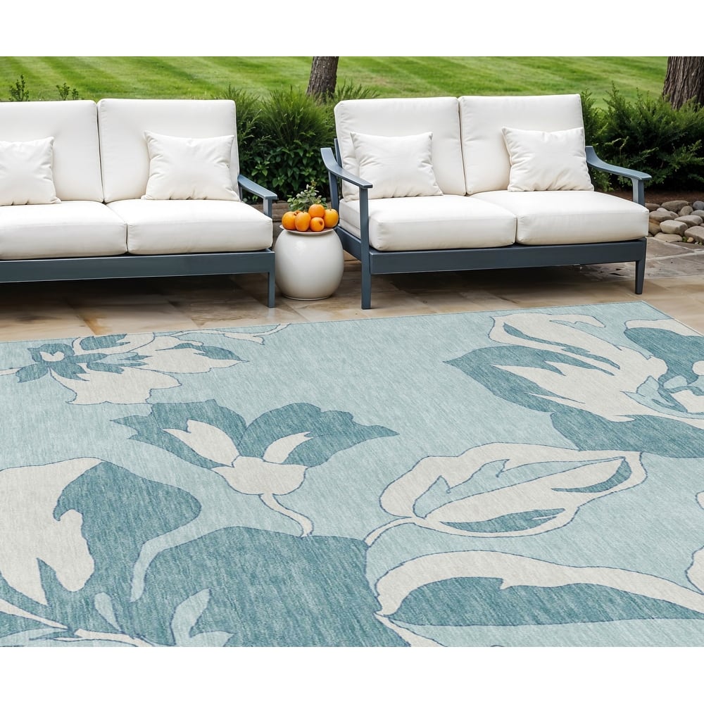 HomeRoots Floral Transitional Rectangle Outdoor Rug