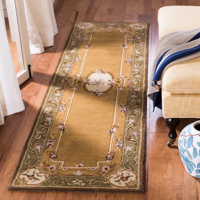 SAFAVIEH Handmade Classic Mira Traditional Oriental Wool Rug